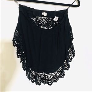 Strapless flowy crop top